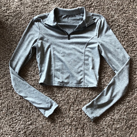 SHEIN Tops - 🩶SHEIN Grey Crop Top!🩶